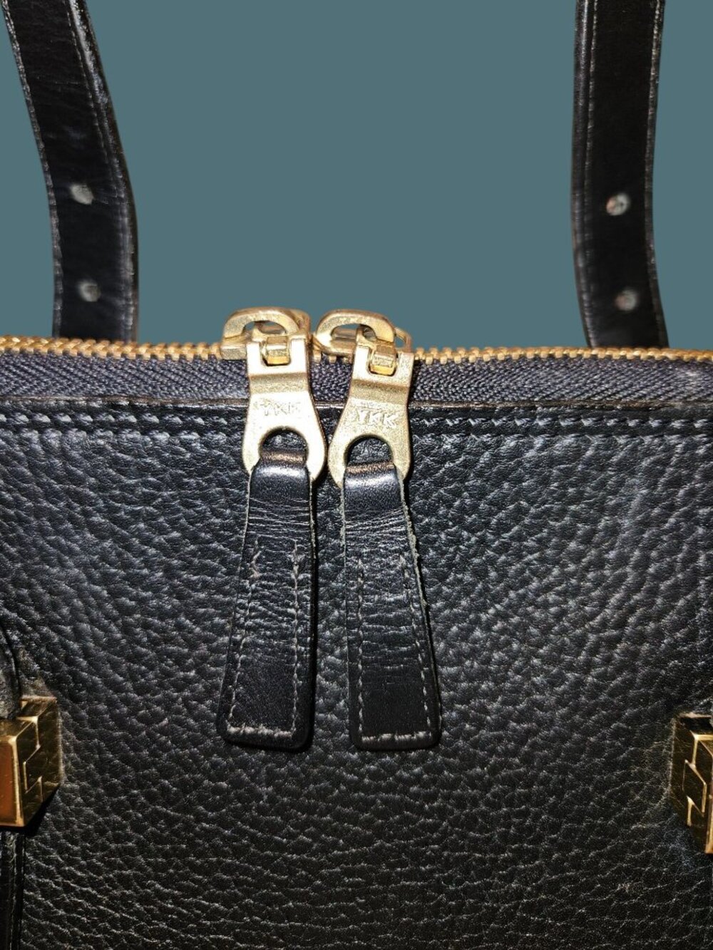 Dooney & Bourke Vtg. All Weather Leather Dome Metro Satchel Shoulder Bag - USA - Picture 6 of 16